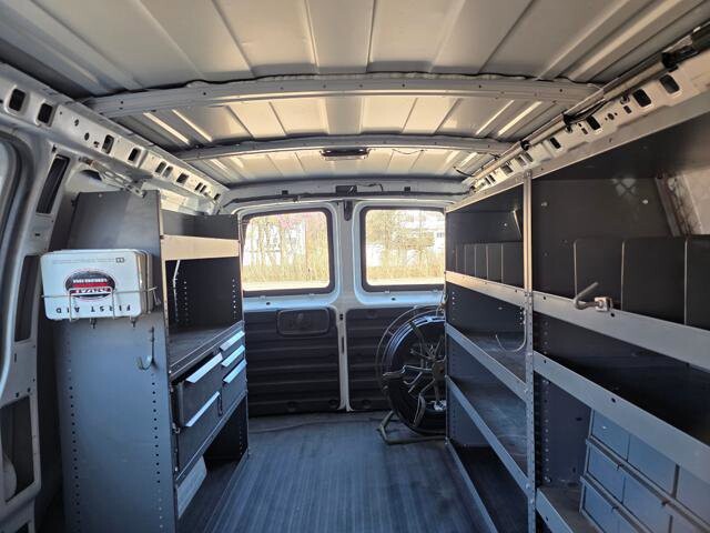 2011 Chevrolet Express 2500 in Blauvelt, NY 10913 - 18094474 28