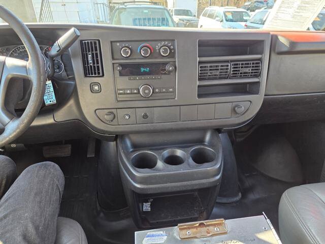 2011 Chevrolet Express 2500 in Blauvelt, NY 10913 - 18094474 16