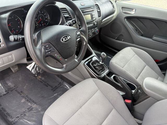 2018 Kia Forte in Mesa, AZ 85212 - 18094477 15