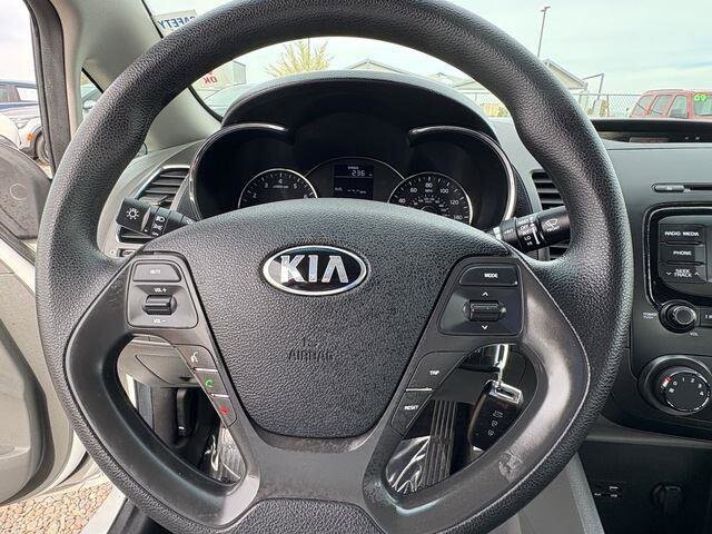 2018 Kia Forte in Mesa, AZ 85212 - 18094477 22