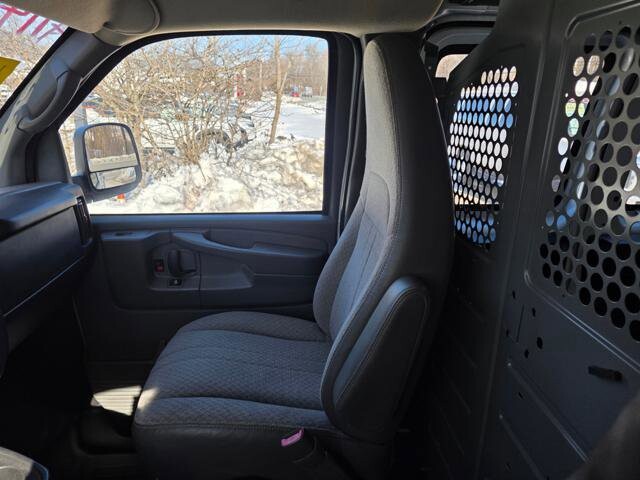 2014 Chevrolet Express 2500 in Blauvelt, NY 10913 - 18094496 24