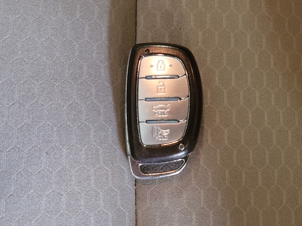 2020 Hyundai Elantra in Savannah, GA 31419 - 18094499 32