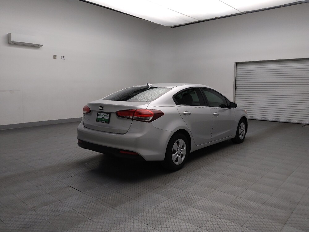 2018 Kia Forte in Temple, TX 76502 - 18094556 9