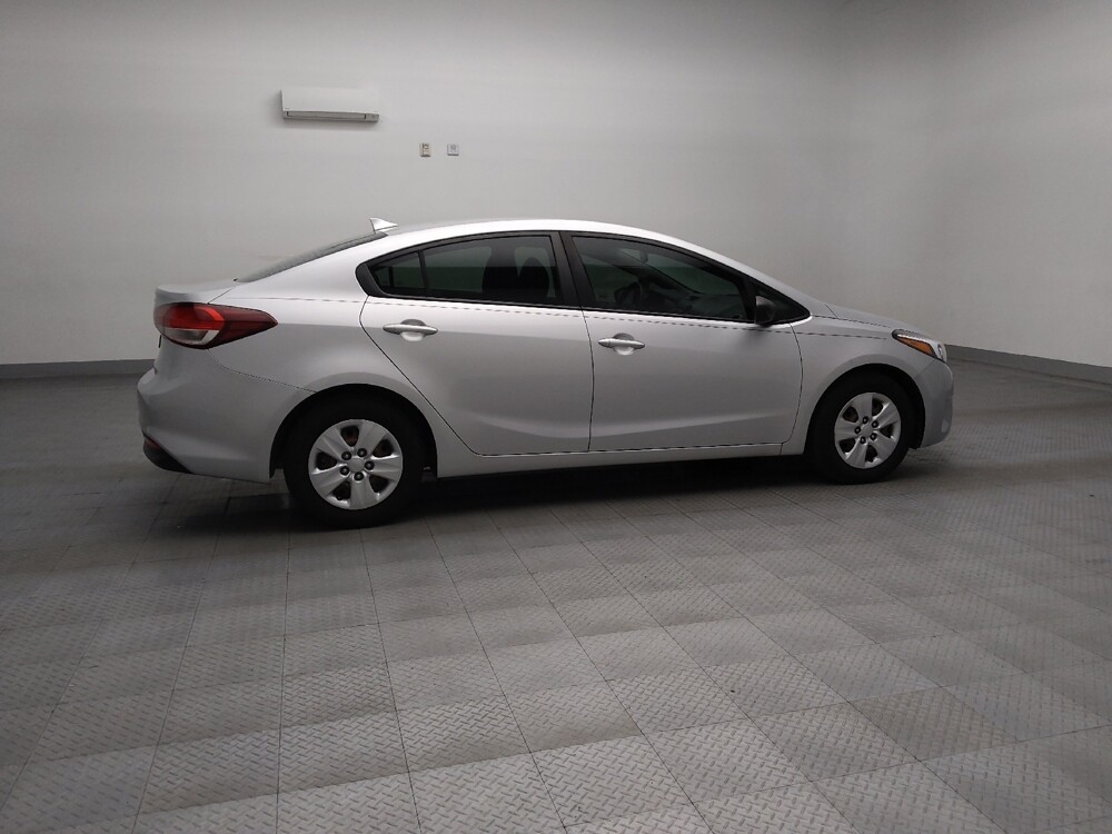 2018 Kia Forte in Temple, TX 76502 - 18094556 10