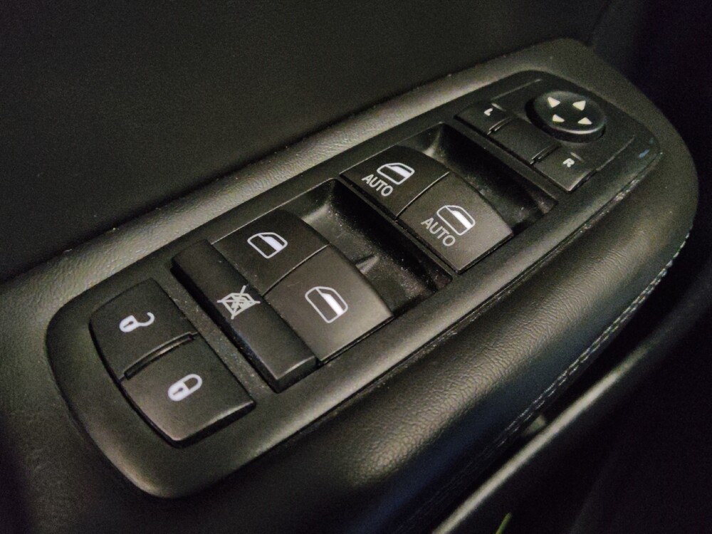 2015 Chrysler 200 in Mesa, AZ 85210 - 18094568 27