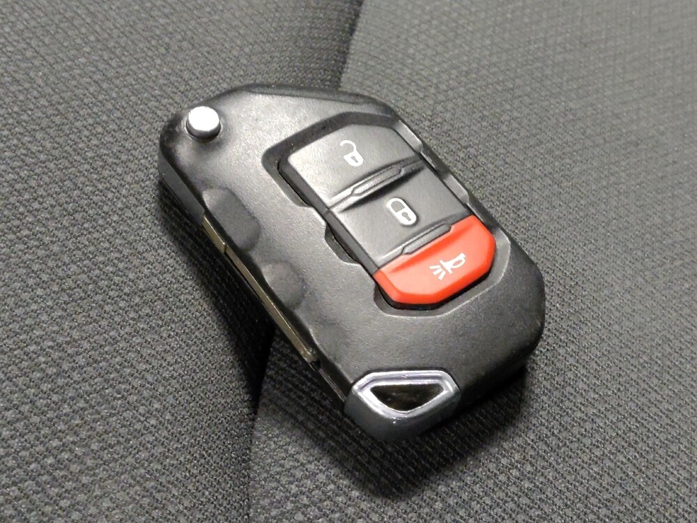 2018 Jeep Wrangler in Glendale, AZ 85301 - 18094570 32