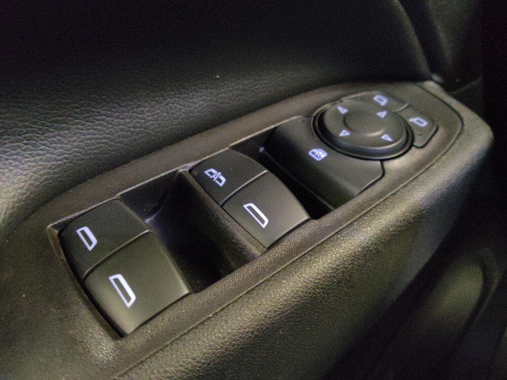 2020 Chevrolet Equinox in Glendale, AZ 85301 - 18094573 27