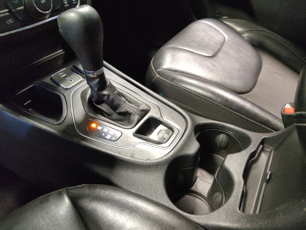 2020 Jeep Cherokee in Phoenix, AZ 85022 - 18094580 26