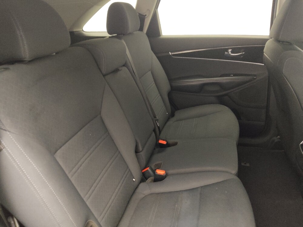 2019 Kia Sorento in Savannah, GA 31419 - 18094598 19