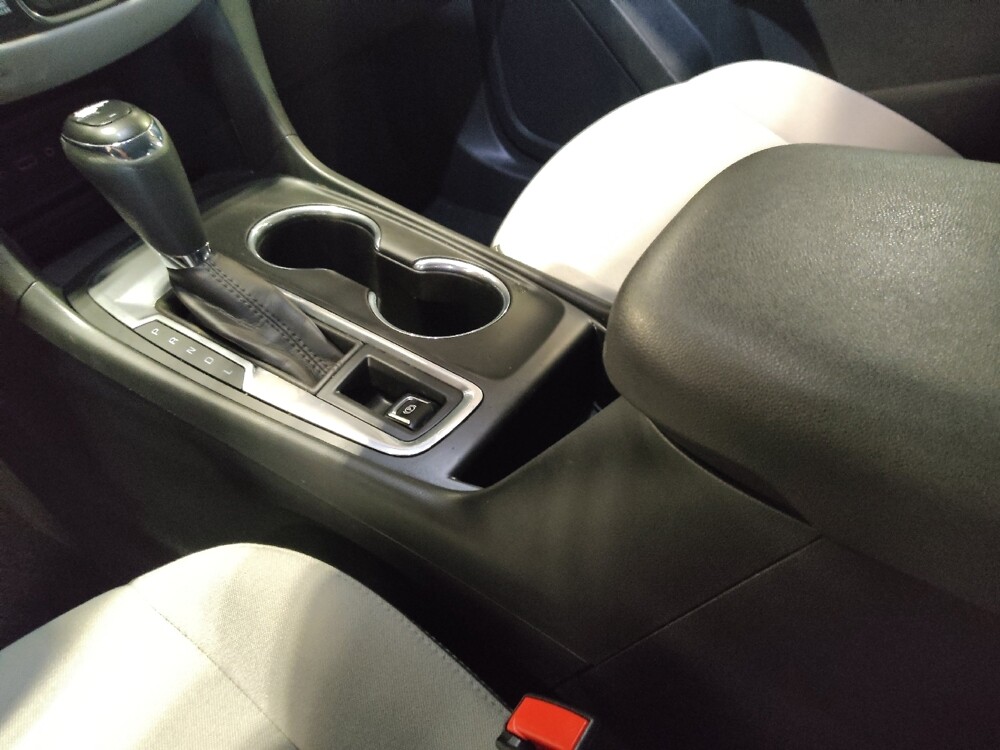 2020 Chevrolet Equinox in Savannah, GA 31419 - 18094599 26