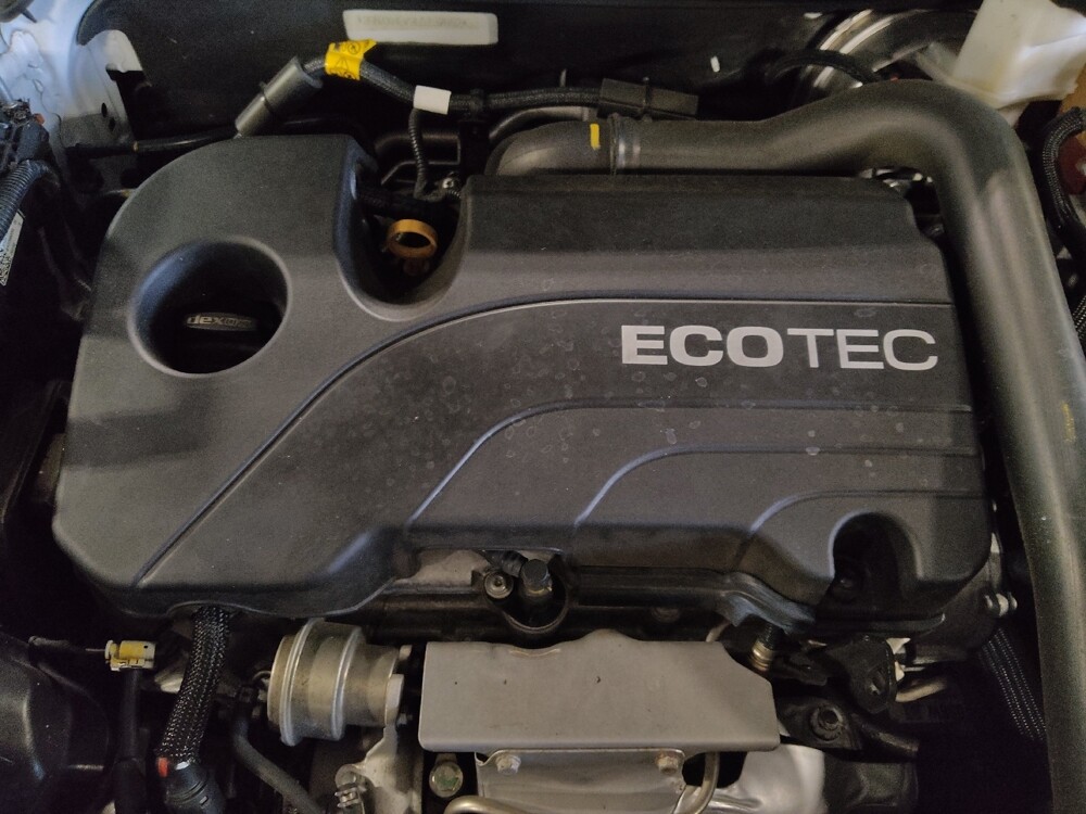 2020 Chevrolet Equinox in Savannah, GA 31419 - 18094599 30