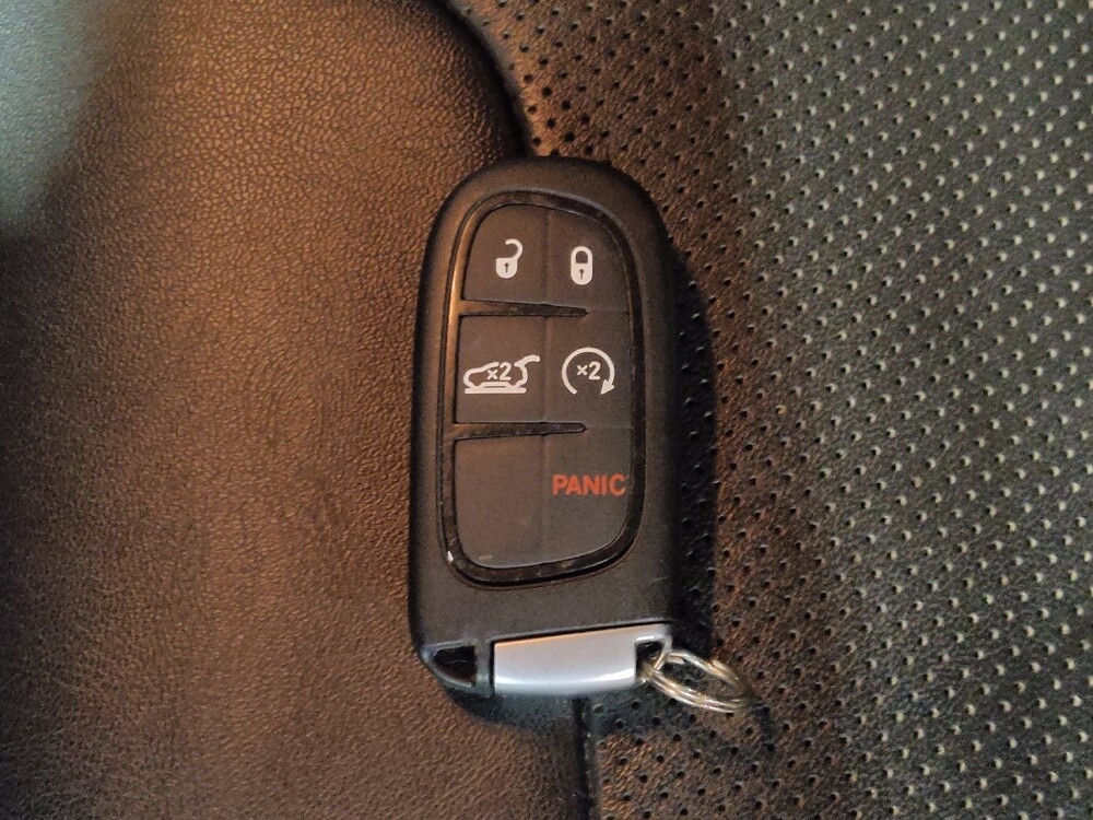 2022 Jeep Cherokee in Columbia, SC 29210 - 18094614 32