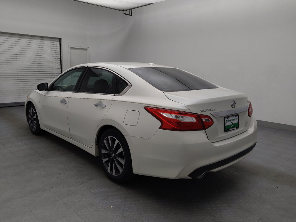 2017 Nissan Altima in Raleigh, NC 27604 - 18094616 5