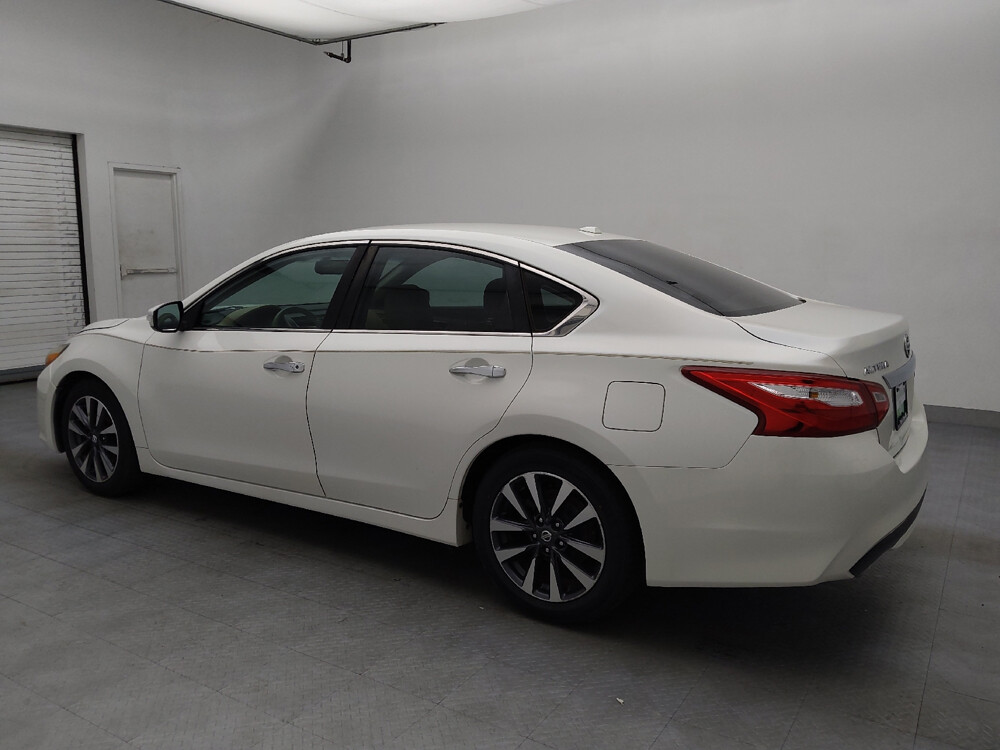 2017 Nissan Altima in Raleigh, NC 27604 - 18094616 3