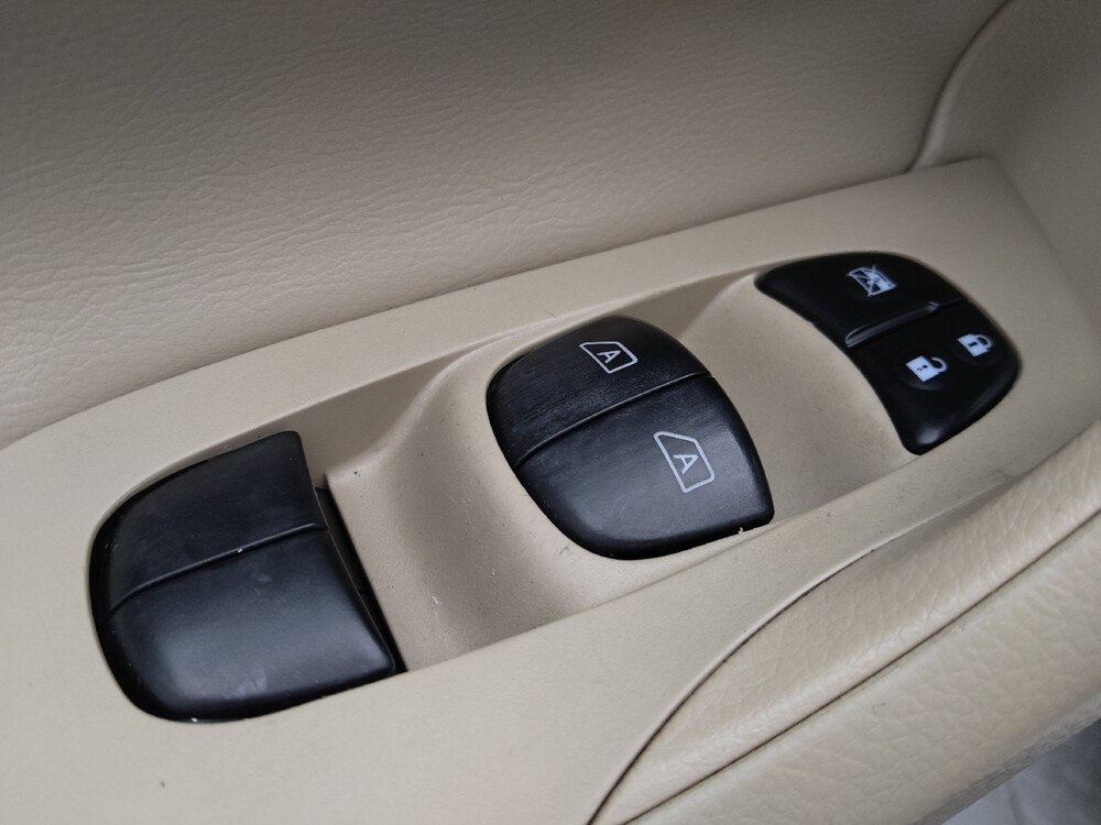 2017 Nissan Altima in Raleigh, NC 27604 - 18094616 27