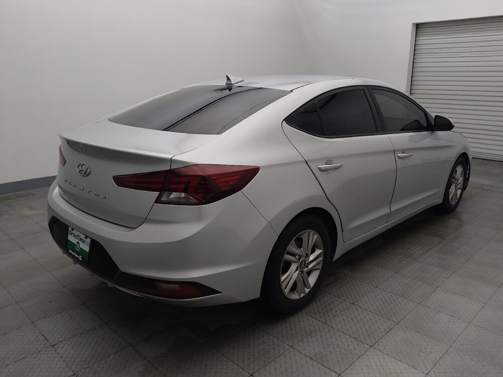 2019 Hyundai Elantra in Houston, TX 77060 - 18094646 9