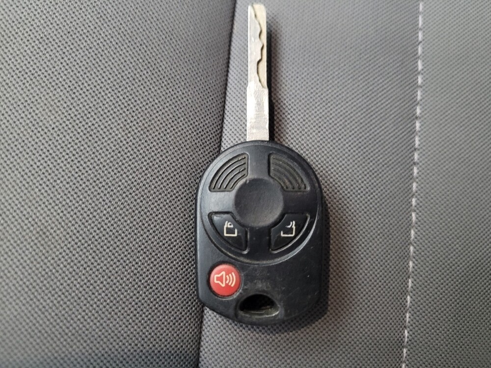 2017 Ford Escape in Eastpointe, MI 48021 - 18094668 32