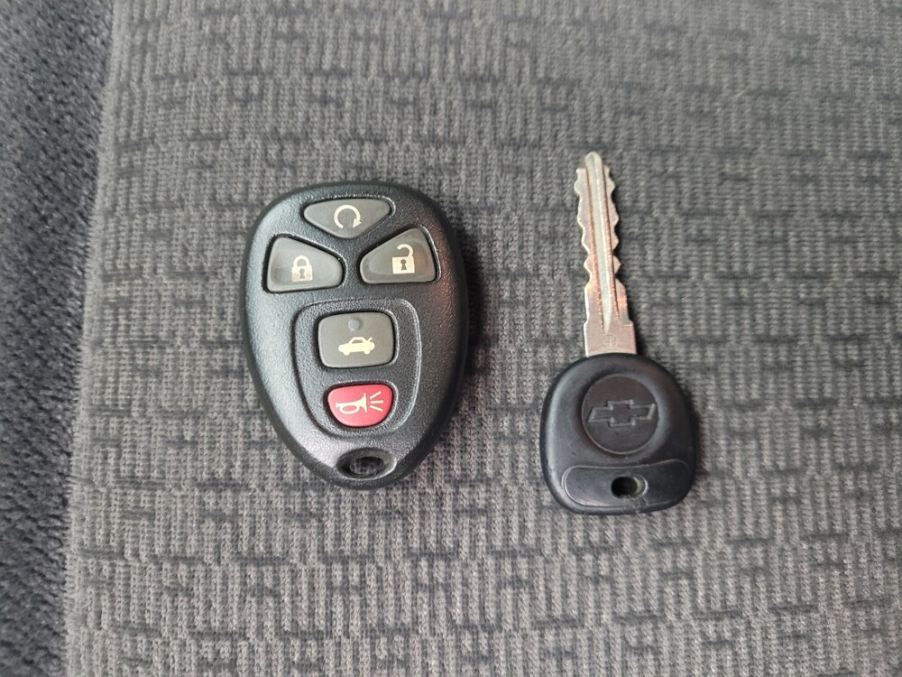 2014 Chevrolet Impala in Madison, TN 37115 - 18094674 32