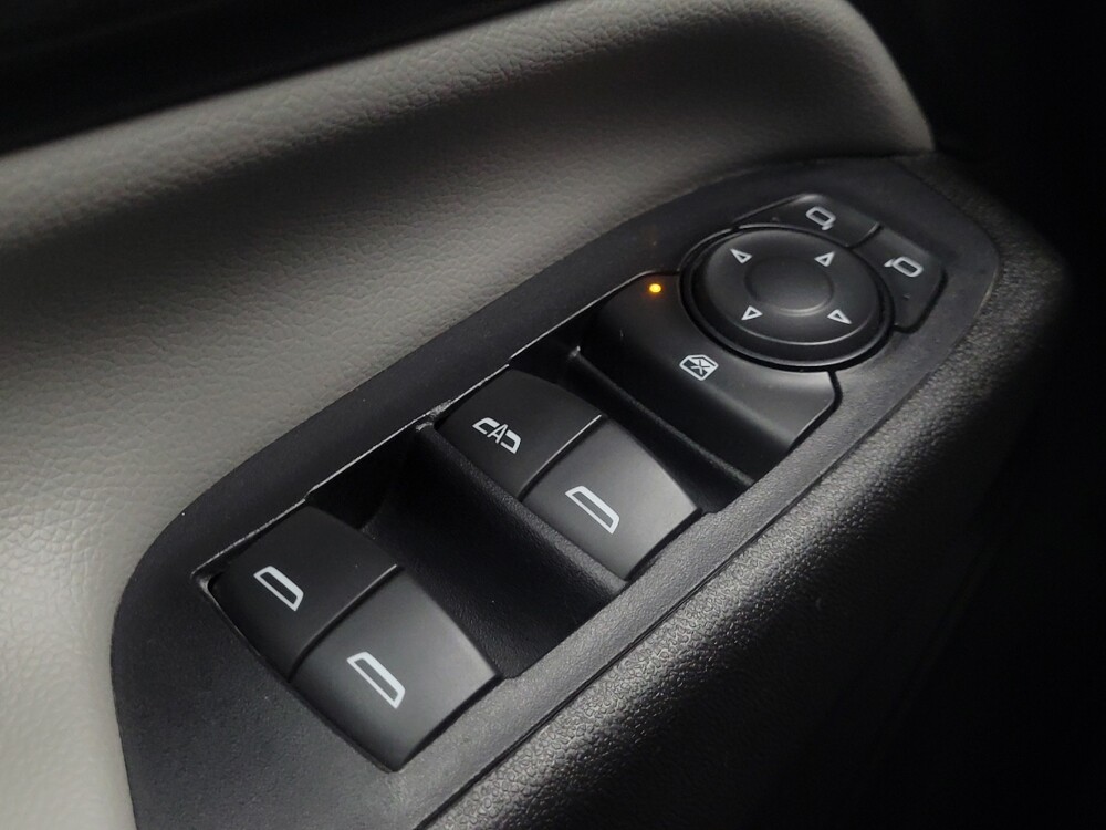 2019 Chevrolet Equinox in Indianapolis, IN 46222 - 18094676 27