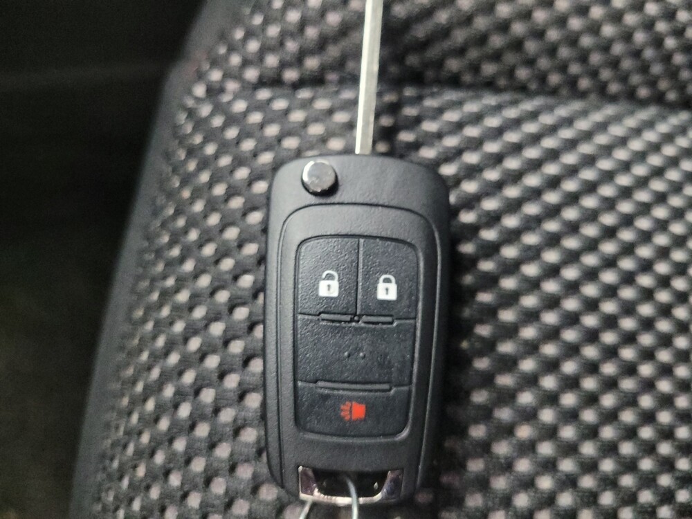 2017 Chevrolet Equinox in Highland, IN 46322 - 18094679 32