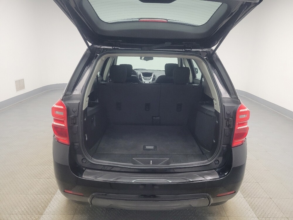 2017 Chevrolet Equinox in Highland, IN 46322 - 18094679 29