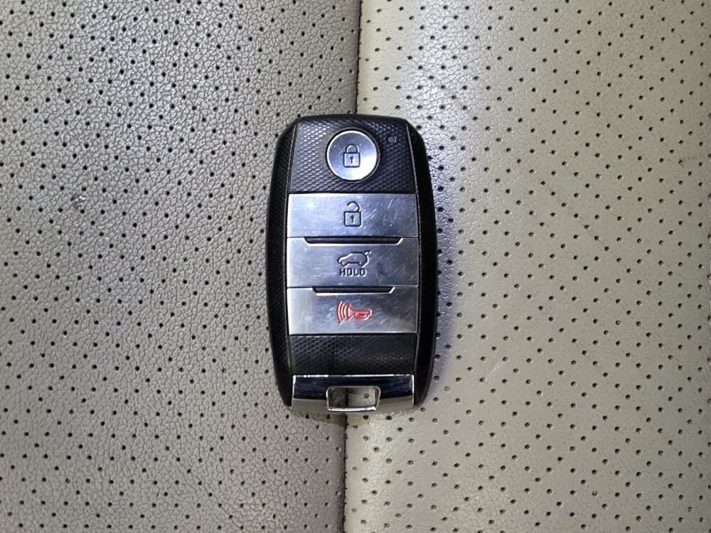 2016 Kia Sorento in Kissimmee, FL 34744 - 18094685 32