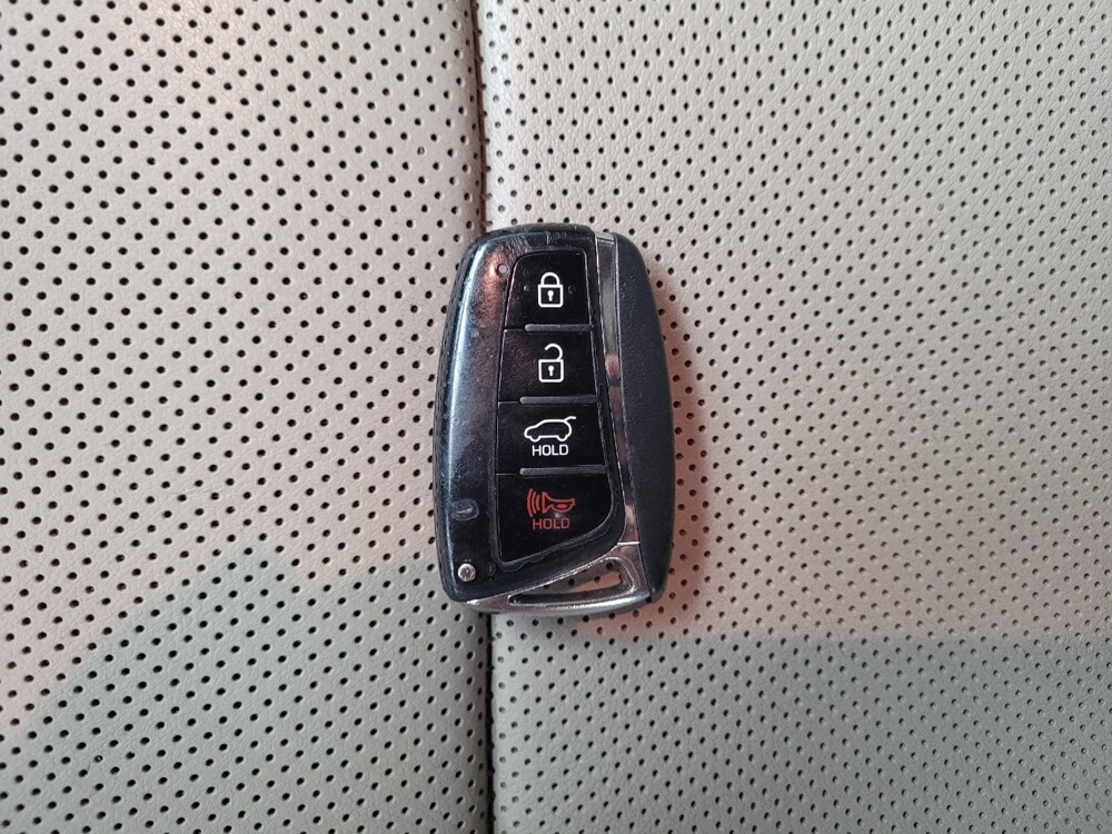 2017 Hyundai Santa Fe in Madison, TN 37115 - 18094715 32