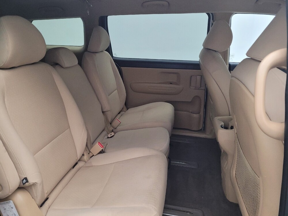 2017 Kia Sedona in Maple Heights, OH 44137 - 18094728 19