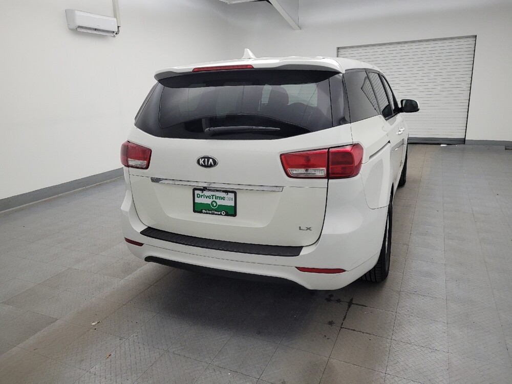 2017 Kia Sedona in Maple Heights, OH 44137 - 18094728 7