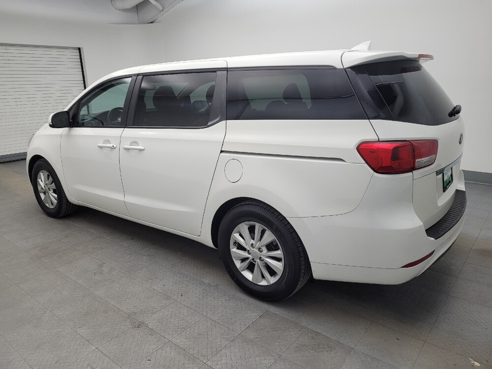 2017 Kia Sedona in Maple Heights, OH 44137 - 18094728 3