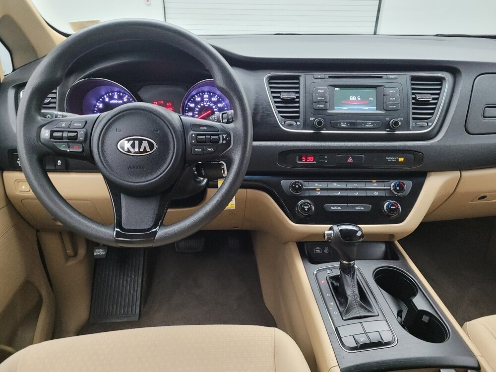 2017 Kia Sedona in Maple Heights, OH 44137 - 18094728 22