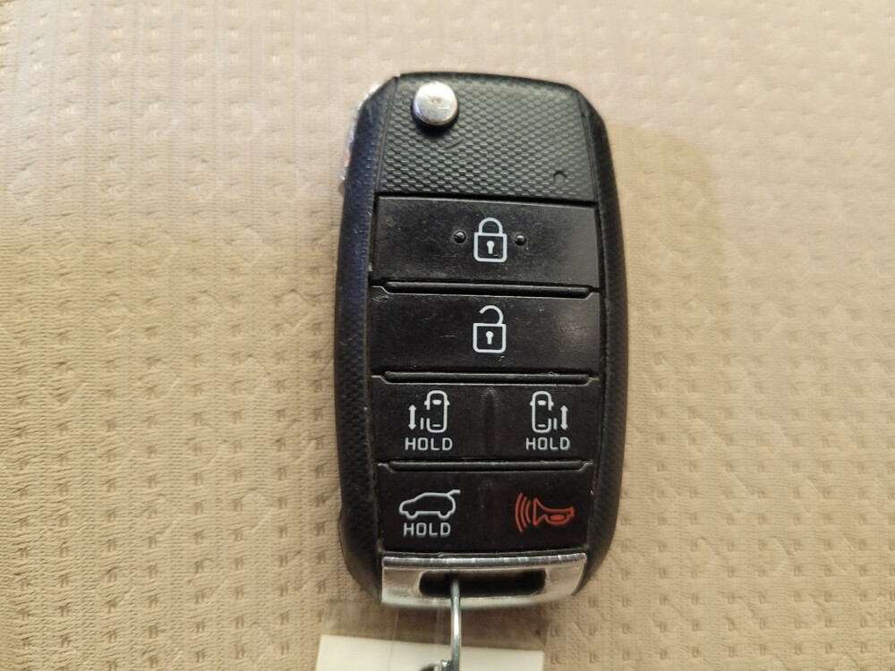 2017 Kia Sedona in Maple Heights, OH 44137 - 18094728 32