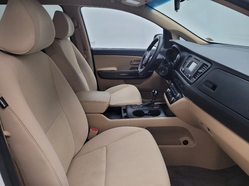 2017 Kia Sedona in Maple Heights, OH 44137 - 18094728 21