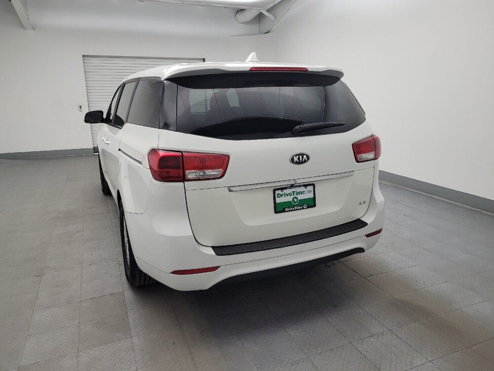 2017 Kia Sedona in Maple Heights, OH 44137 - 18094728 6