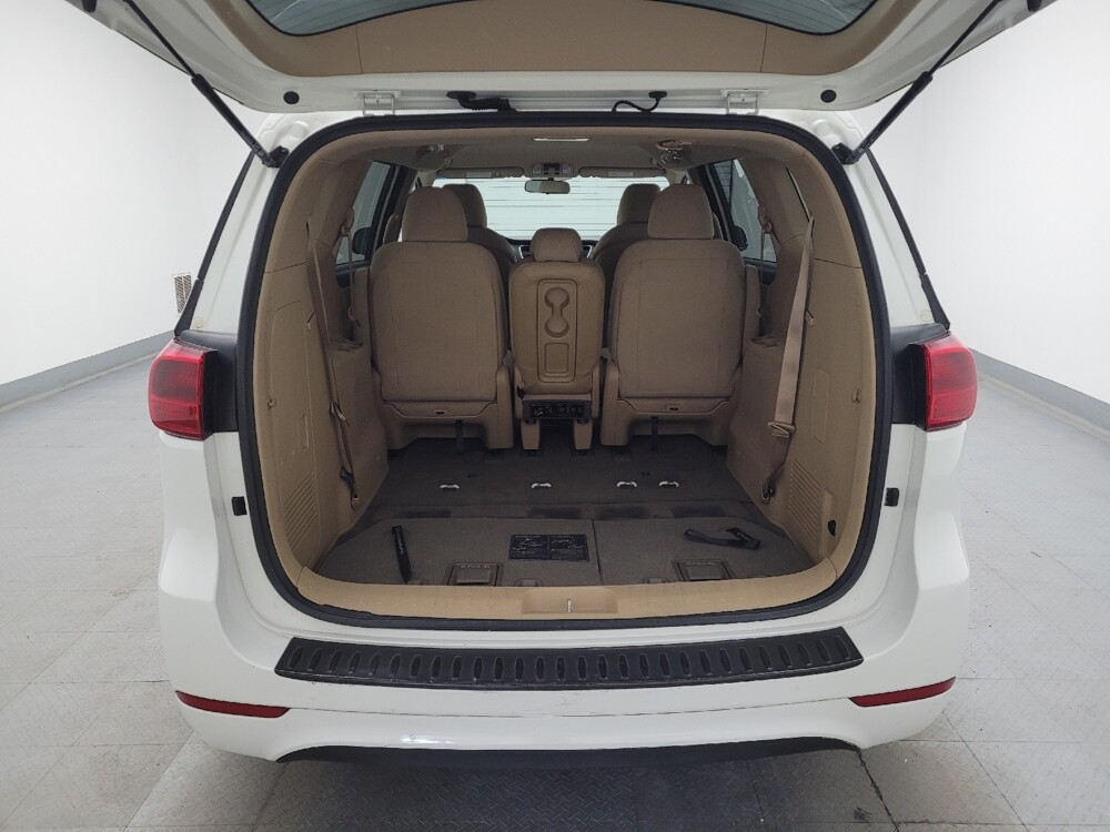 2017 Kia Sedona in Maple Heights, OH 44137 - 18094728 29