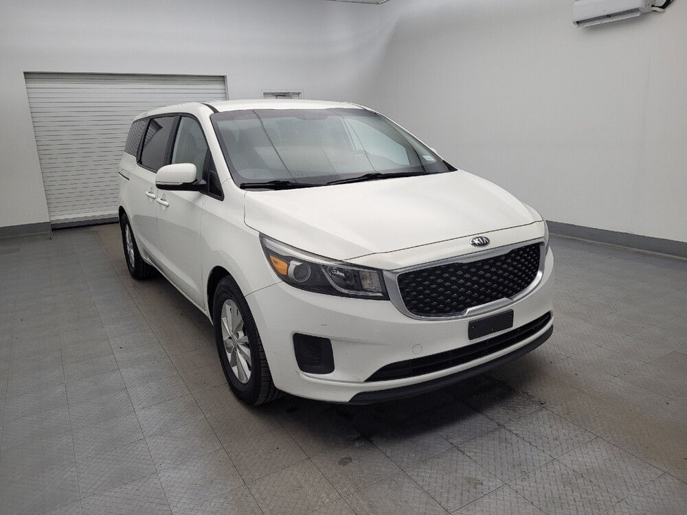 2017 Kia Sedona in Maple Heights, OH 44137 - 18094728 13