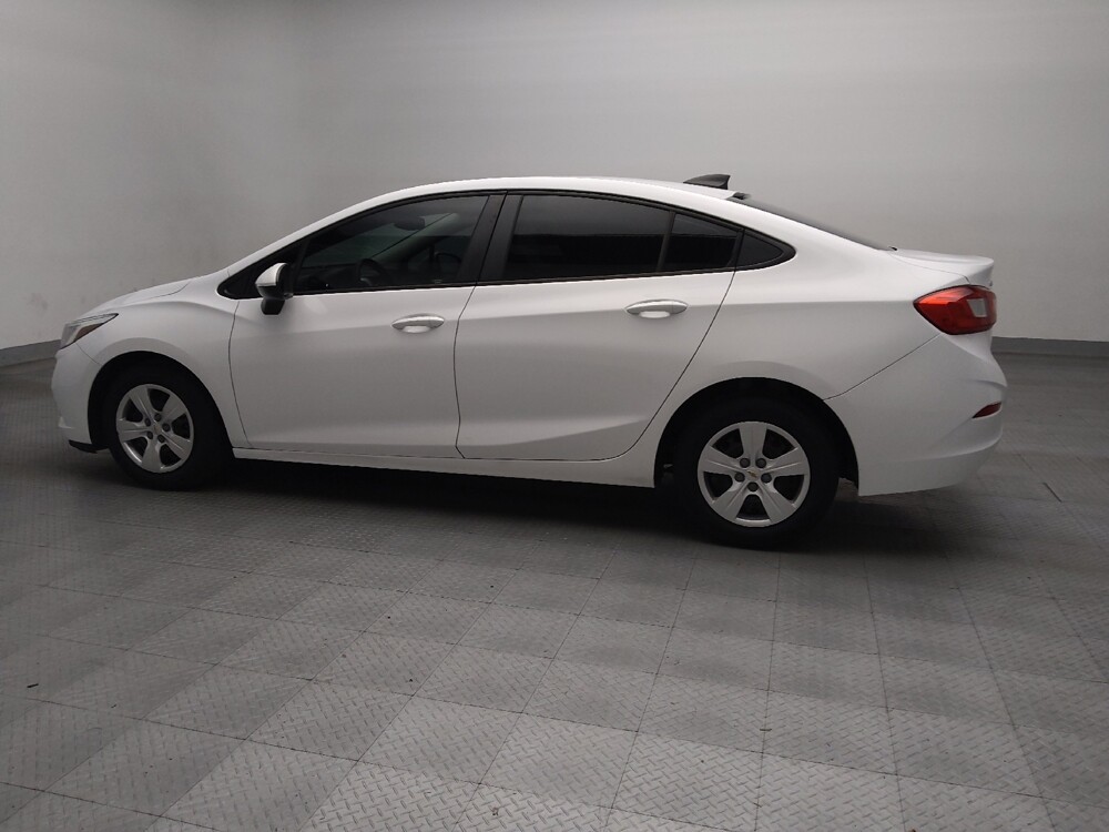 2018 Chevrolet Cruze in Tyler, TX 75701 - 18094731 3