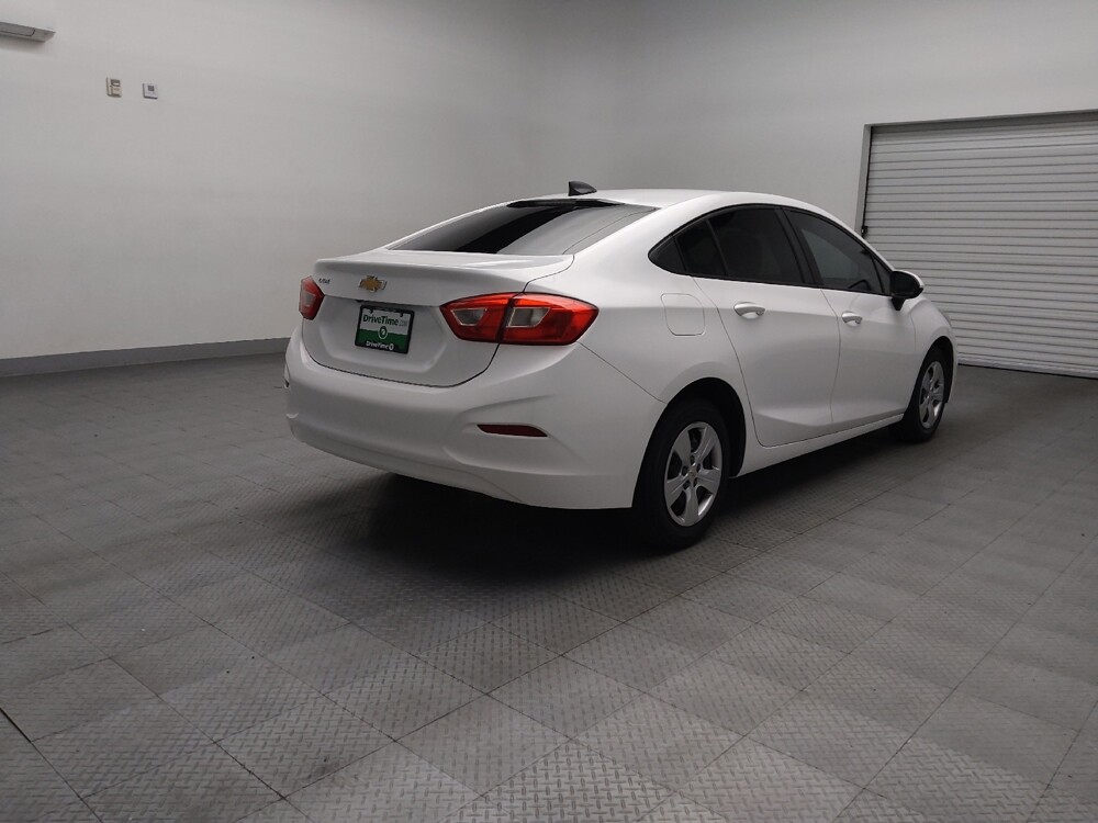 2018 Chevrolet Cruze in Tyler, TX 75701 - 18094731 9