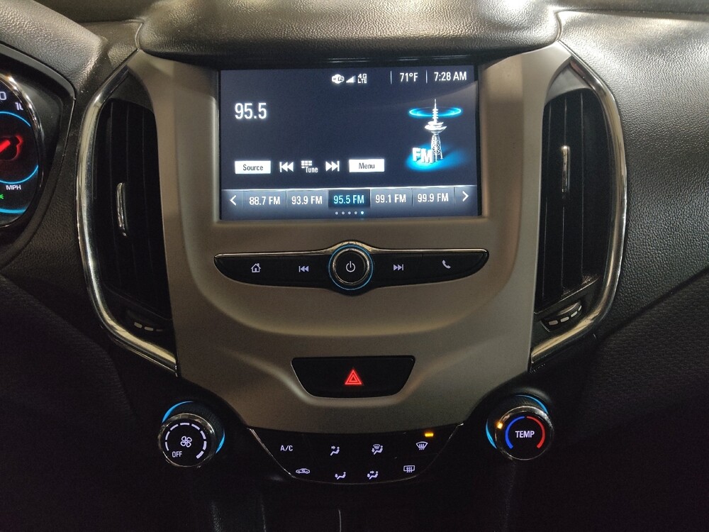 2018 Chevrolet Cruze in Tyler, TX 75701 - 18094731 25