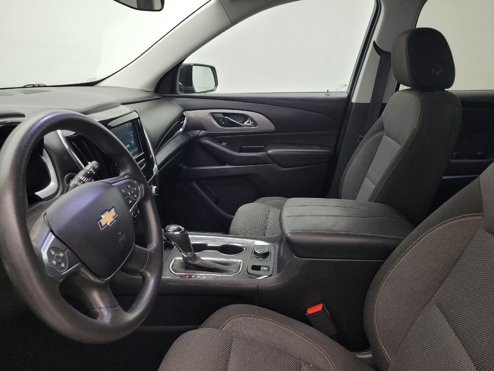 2018 Chevrolet Traverse in Fayetteville, NC 28304 - 18094735 17