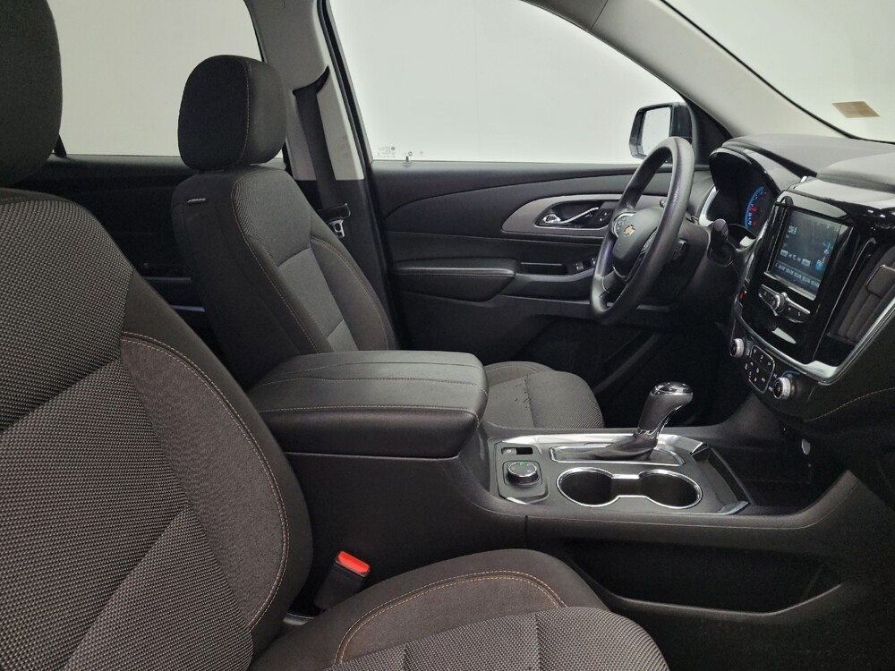 2018 Chevrolet Traverse in Fayetteville, NC 28304 - 18094735 21