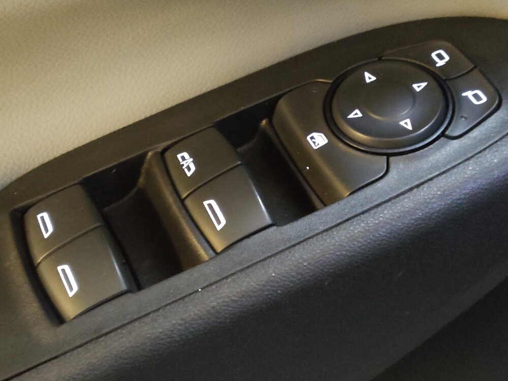 2021 Chevrolet Equinox in Fayetteville, NC 28304 - 18094742 27