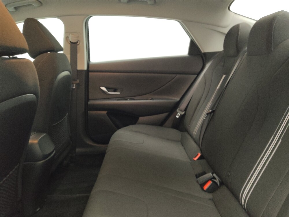 2022 Hyundai Elantra in Peoria, IL 61615 - 18094763 18