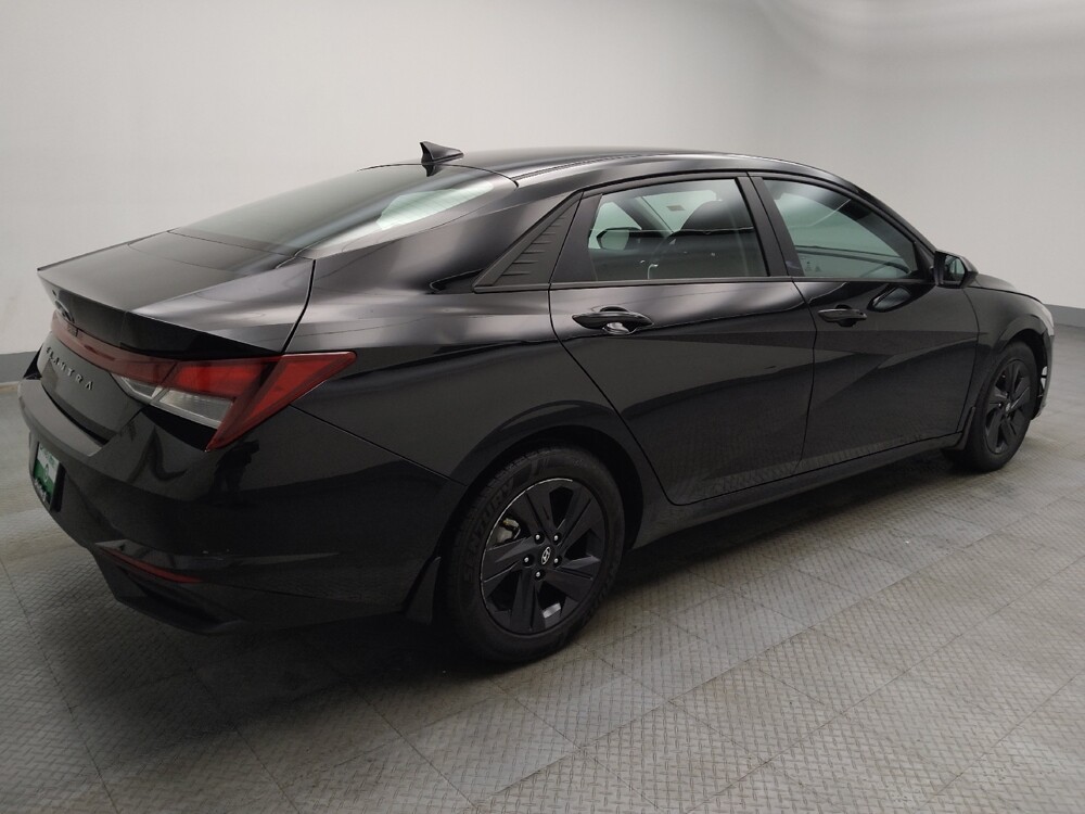 2022 Hyundai Elantra in Peoria, IL 61615 - 18094763 10