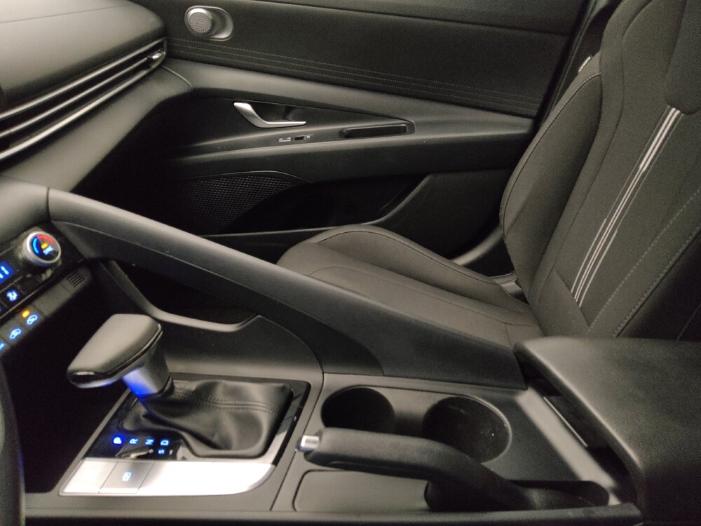 2022 Hyundai Elantra in Peoria, IL 61615 - 18094763 26