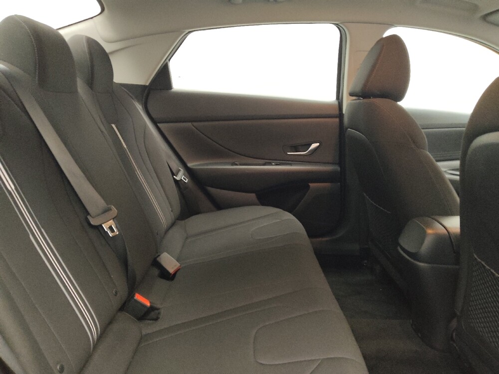 2022 Hyundai Elantra in Peoria, IL 61615 - 18094763 19