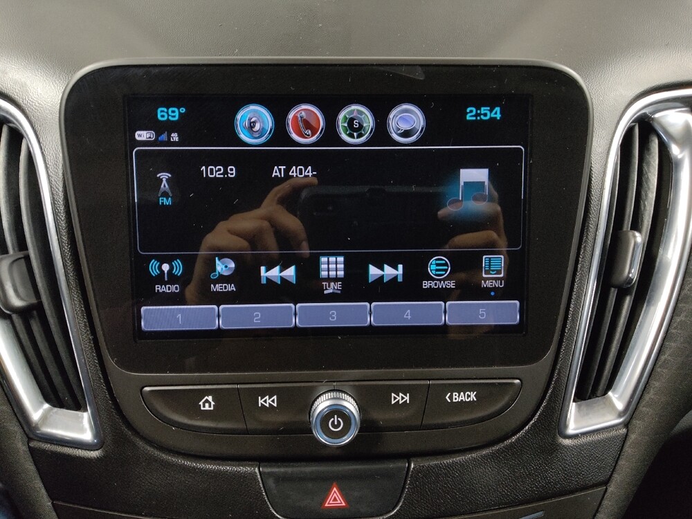 2018 Chevrolet Malibu in Union City, GA 30291 - 18094778 25