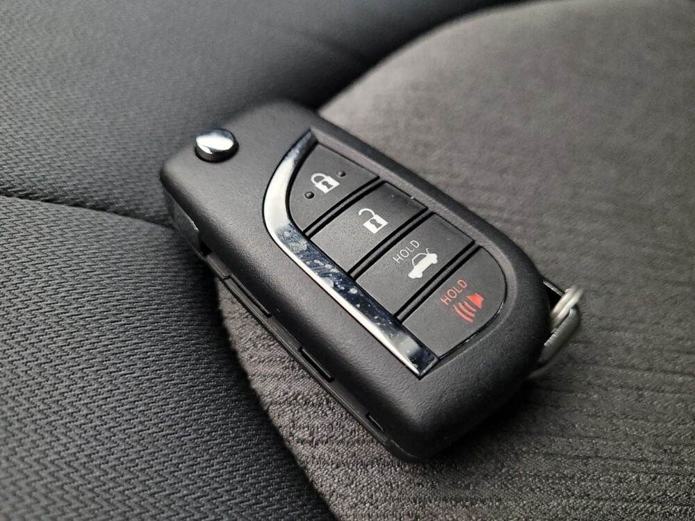 2021 Toyota Camry in Glendale, AZ 85301 - 18094787 32