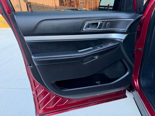 2017 Ford Explorer in Knoxville, TN 37920 - 18094808 7