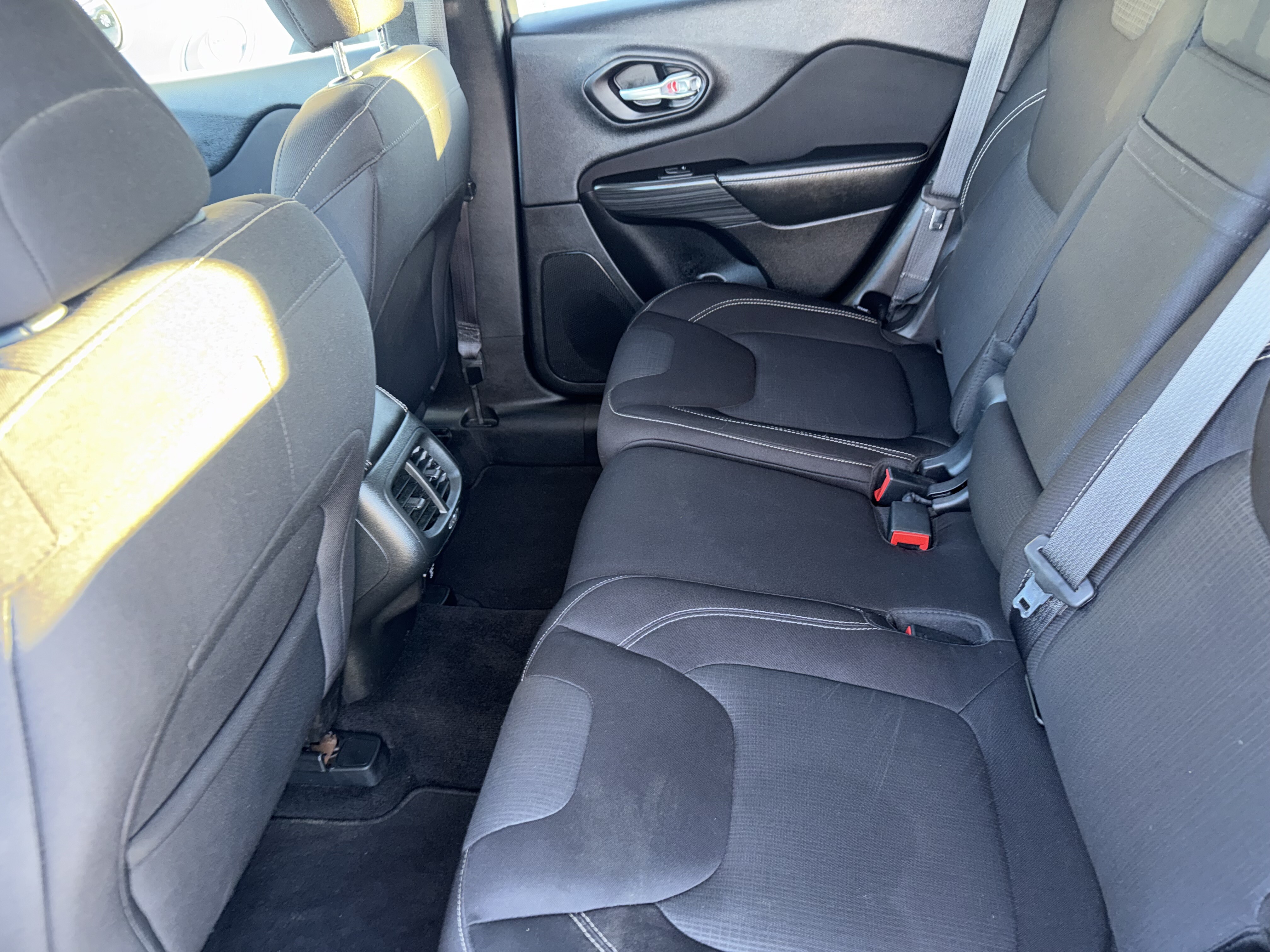2015 Jeep Cherokee in Phoenix, AZ 85022 - 18094827 8